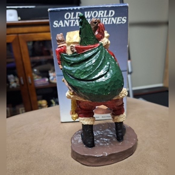Old World Santa Figurine Holiday Christmas Decoration - Picture 3 of 7